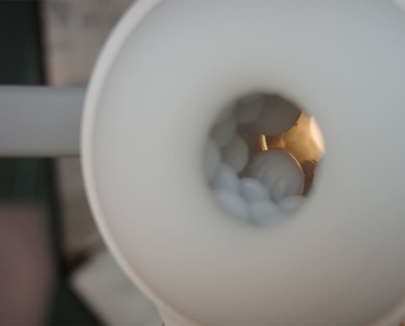 Lovesvibe Masturbieren für Männer Elektrisch 9 Vibration Stoß Modi freihändige Sexmaschine mit klappbaren Griffen